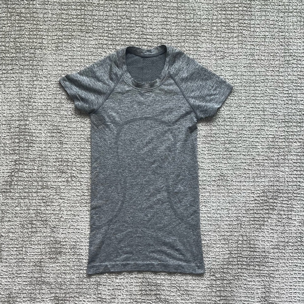 Lululemon Swiftly Tech Short Sleeve Shirt, Color Grey, Size 2